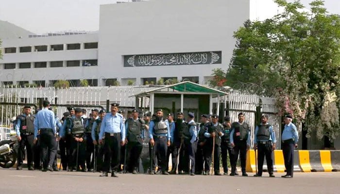 Heavy Police Deployment