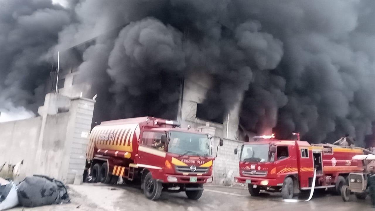Massive Fire at Rawat