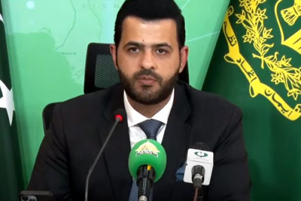 Danyal Chaudhry Accuses Noreen Niazi of Damaging Pakistan’s Image in Fiery Rally Speech Barrister Danyal Chaudhry addressing a public rally in Rawalpindi alongside PML-N leaders.