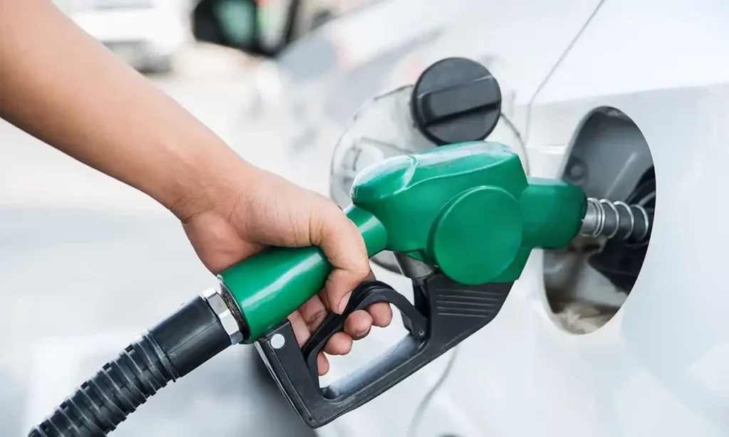 Diesel May Surge by Rs40, Petrol by Rs10 as Pakistan Braces for New Fuel Price Shock Pakistan