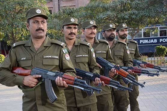 Lahore Police Recover Rs616 Million in Stolen Valuables After Cracking Down on 1,559 Criminal Gangs Lahore Police displaying recovered vehicles, motorcycles, gold and other valuables seized during anti-crime operations.