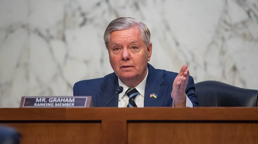 Lindsey Graham dies at 71 after sudden illness, ending decades-long political career Lindsey Graham