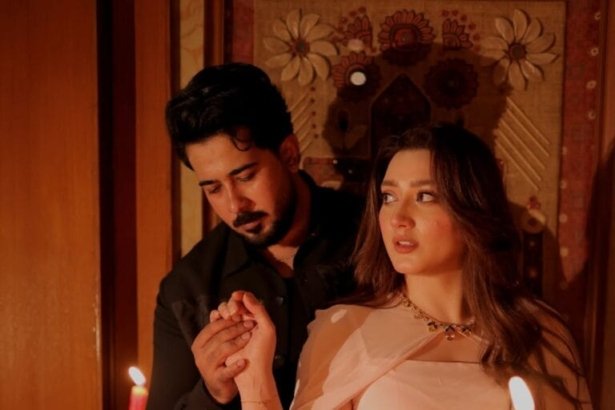 Momina Iqbal with husband Humza Malik and sister Rimsha Iqbal during a casual family gathering.