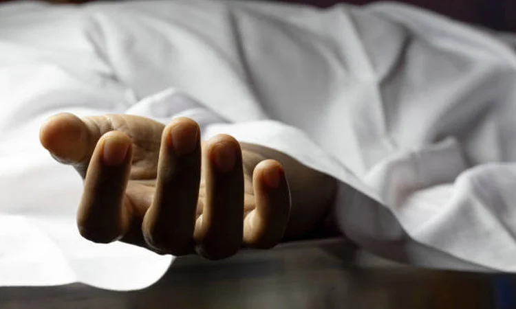 Police investigate the alleged poisoning death of a female student in Kot Momin, Sargodha.