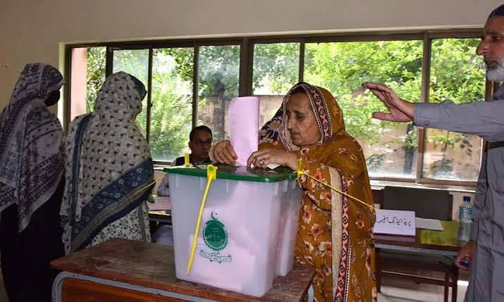 AJK voters cast ballots during third phase of elections in Bagh and Haveli under tight security