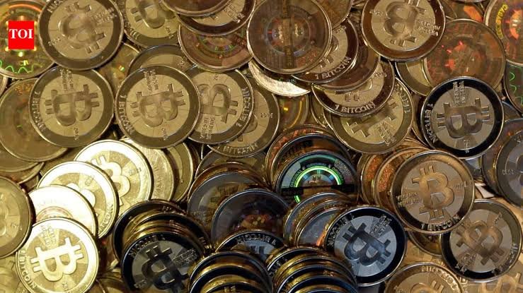 Bitcoin cryptocurrency symbol representing the price surge above $80,000 amid dollar weakness.