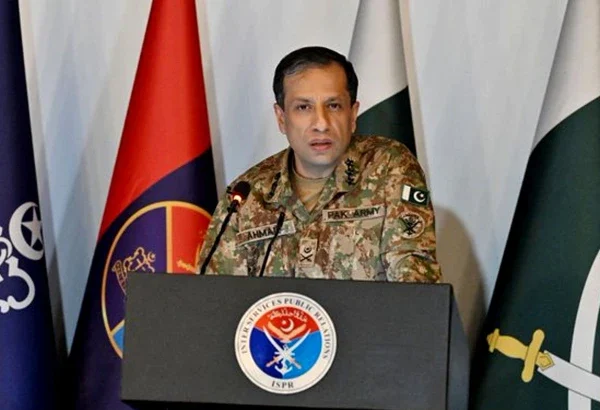 DG ISPR addressing students during the ISPR Summer Internship 2026 interactive session in Rawalpindi.