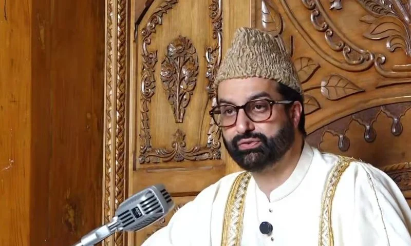 Mirwaiz Umar Farooq speaking about the constitutional rights of Kashmiri refugees.
