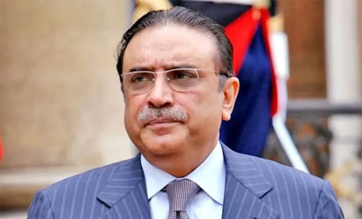 President Asif Ali Zardari paying tribute to Pakistan's police martyrs on Police Martyrs' Day.