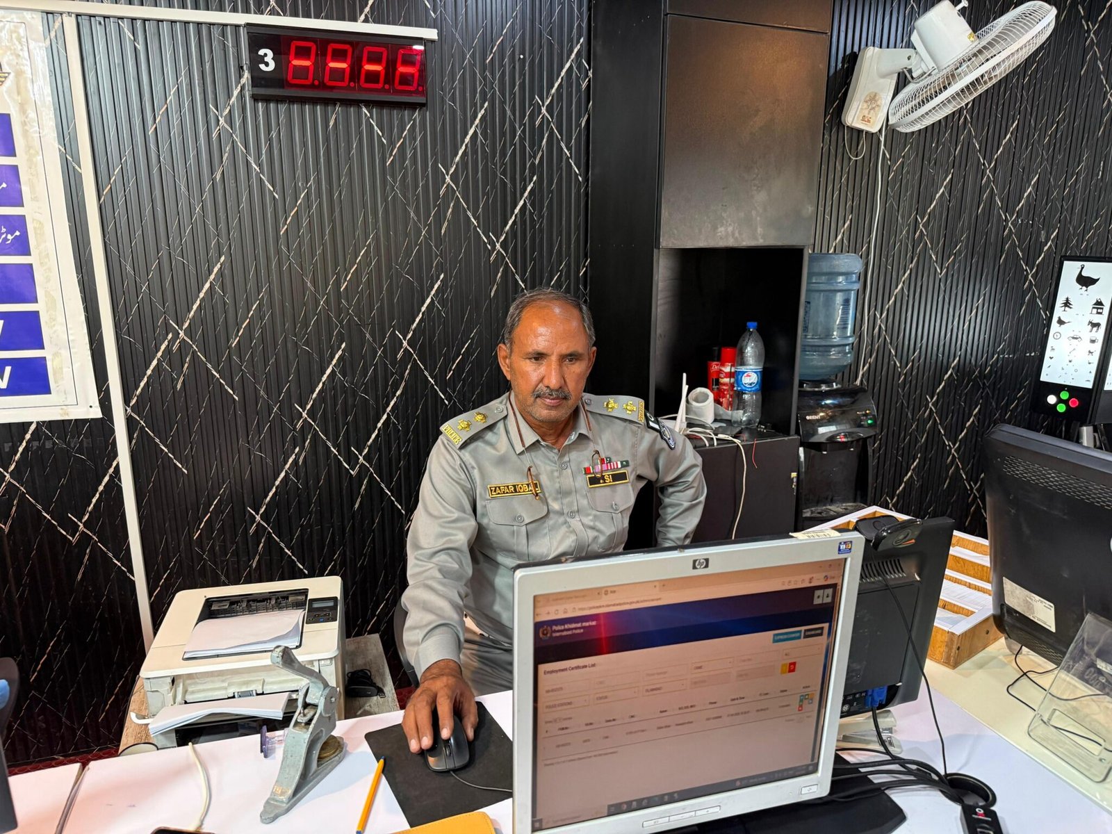 G-14/4 Khidmat Markaz Islamabad providing police and citizen services