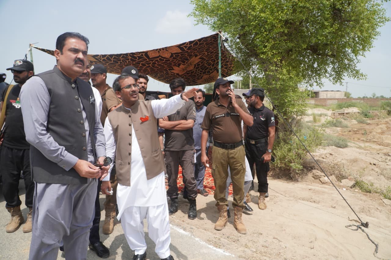 Bahawalpur Commissioner Irfan Ali Kathia and Bahawalnagar Deputy Commissioner Syed Muhammad Abbas Shah inspect development projects in the district.
