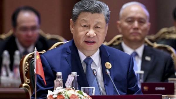 Chinese President Xi Jinping and Indian Prime Minister Narendra Modi during the BRICS summit in India
