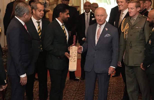 Babar Azam Presents King Charles With Special Signed Bat During Royal Meeting King Charles receives a signed cricket bat from Pakistan captain Babar Azam at Clarence House