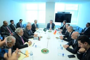 Shehbaz Sharif Calls for De-escalation, Diplomacy and Regional Peace in Meeting With Pezeshkian