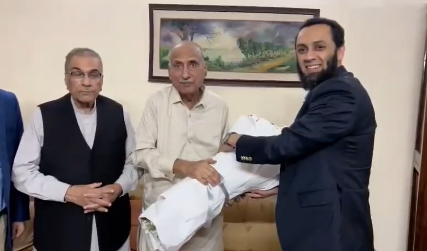 Attaullah Tarar Visits Senior Journalist Sajjad Mir at His Lahore Home Attaullah Tarar visits senior journalist Sajjad Mir at his Lahore residence