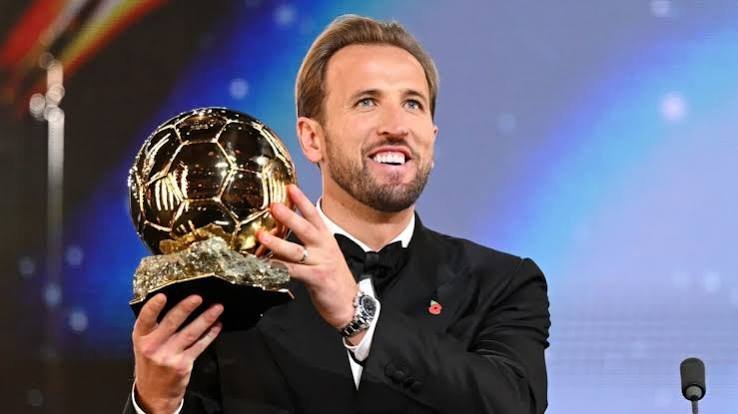 Harry Kane holds the 2026 Ballon d’Or trophy after winning the award at the ceremony in London on Oct. 26.
