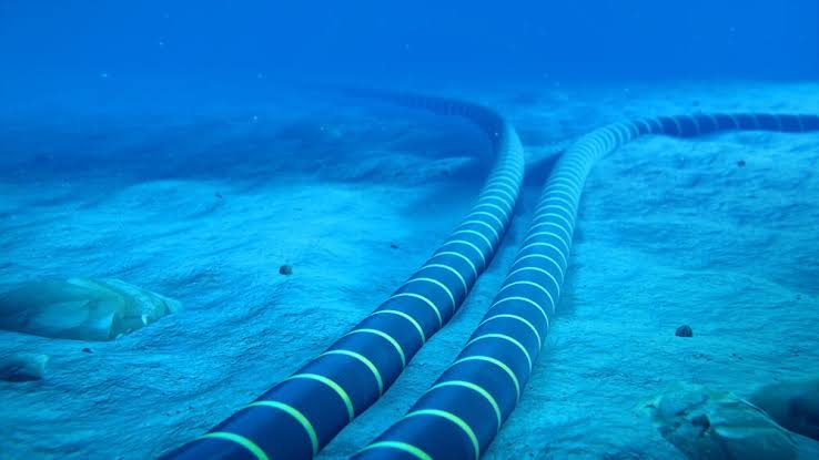 Undersea internet cables and Gulf data centers face potential security risks amid Iranian warnings and rising regional tensions.