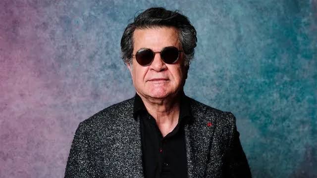 Iranian filmmaker Jafar Panahi, winner of the 2025 Cannes Palme d’Or, amid reports of a new prison sentence and restrictions imposed by an Iranian court.