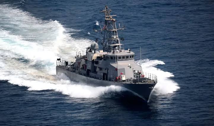 Pakistan’s Ministry of Information and Broadcasting rejects a social media claim alleging US Navy operations against Iran from Pakistani territory.