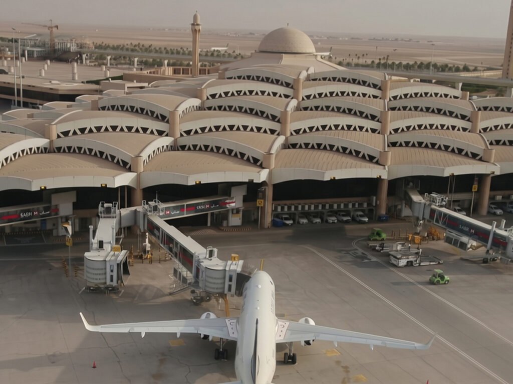 Riyadh international airport amid reported Houthi attacks as Pakistan, Turkiye, Egypt and Saudi Arabia issue a joint condemnation.