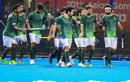 India and Pakistan players compete during the Asian Games hockey semifinal in Nagoya