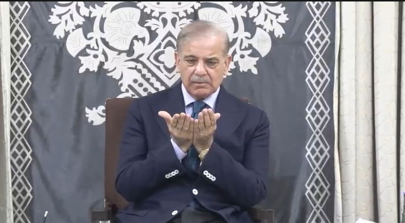 Prime Minister Shehbaz Sharif visits the families of deceased politicians Chaudhry Muhammad Hanif and Chaudhry Muhammad Munir Azhar in Chichawatni.
