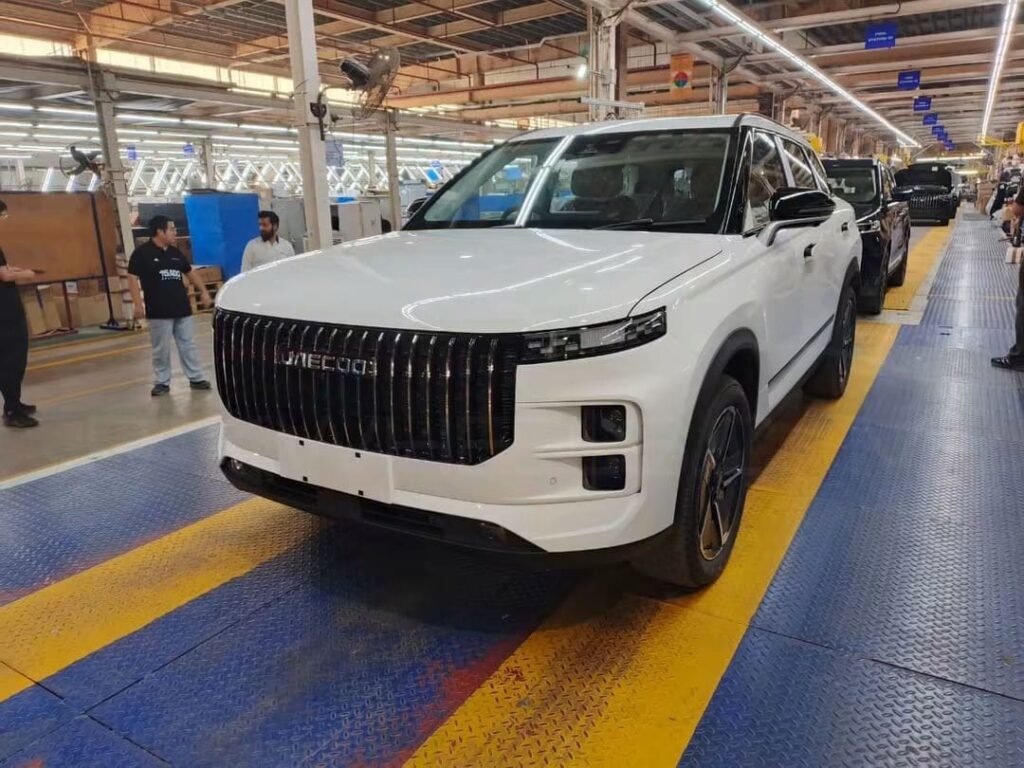 JAECOO J7 featuring the new beige interior introduced for OMODA & JAECOO’s first anniversary and 15,000-unit production milestone
