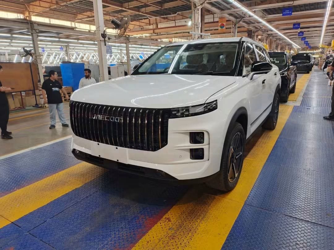 JAECOO J7 featuring the new beige interior introduced for OMODA & JAECOO’s first anniversary and 15,000-unit production milestone
