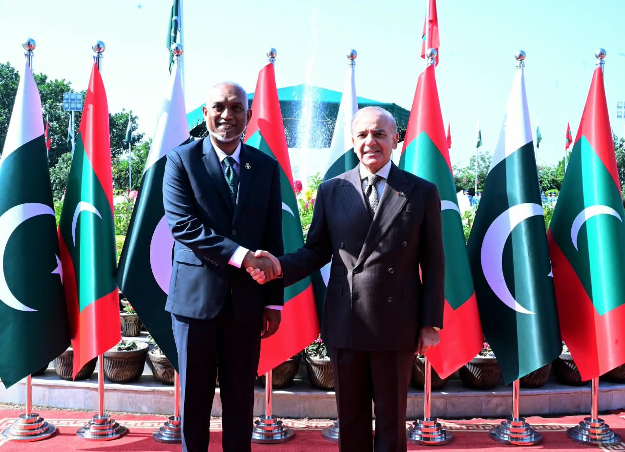 Maldives President Mohamed Muizzu receives a Guard of Honour during an official reception hosted by Prime Minister Shehbaz Sharif at the Prime Minister’s House in Islamabad.