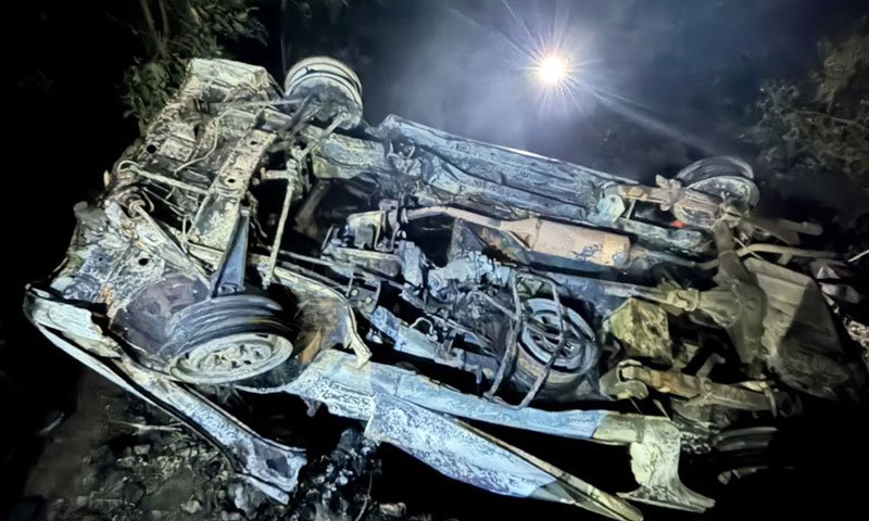 Rescue operation following a Suzuki Bolan accident on Rakhyala Road in Murree that killed seven people and injured seven others.